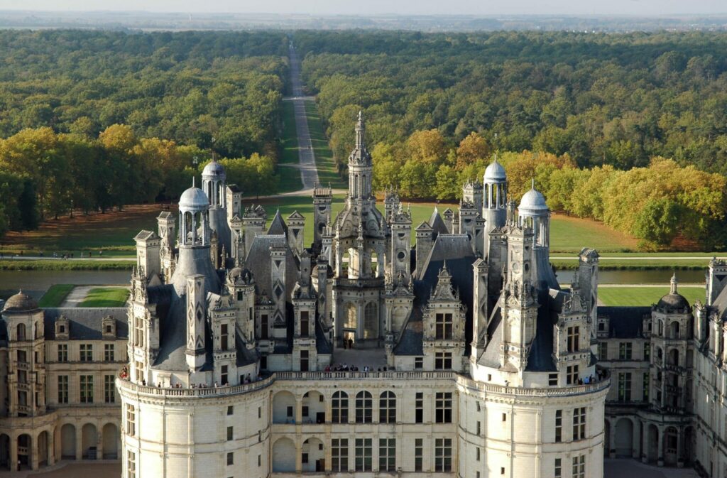 A visit to the Châteaux of the Loire Valley is an opportunity to discover architectural treasures and delve into the history of France.